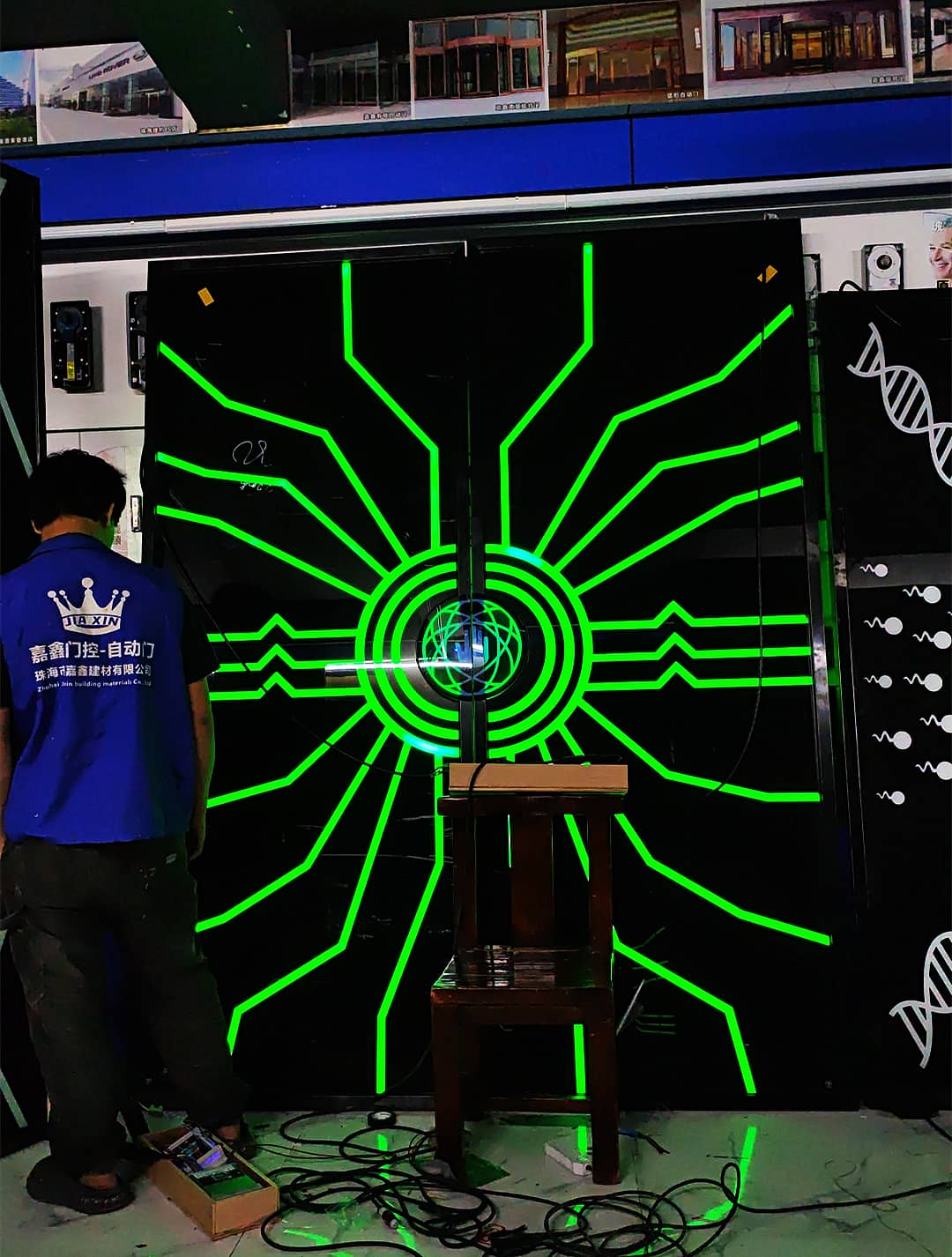 科幻飞船掌纹感应门