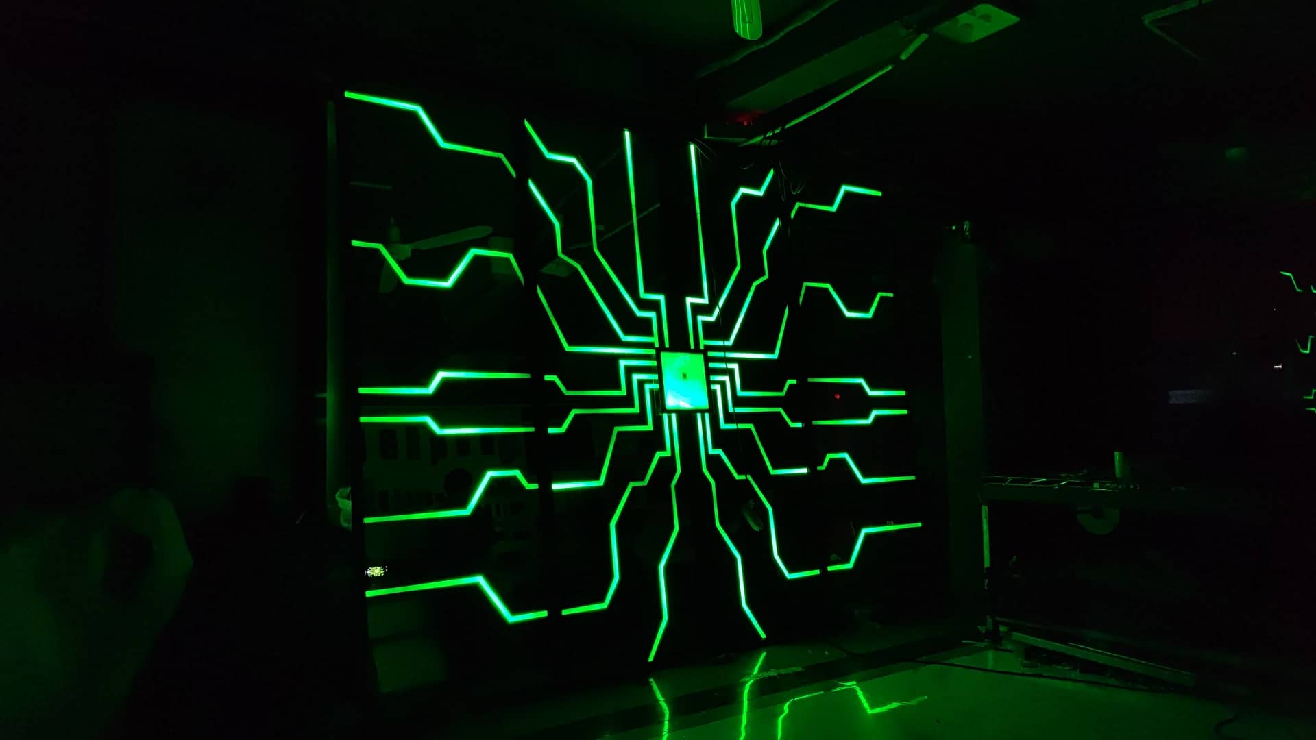 科幻片中网红自动门